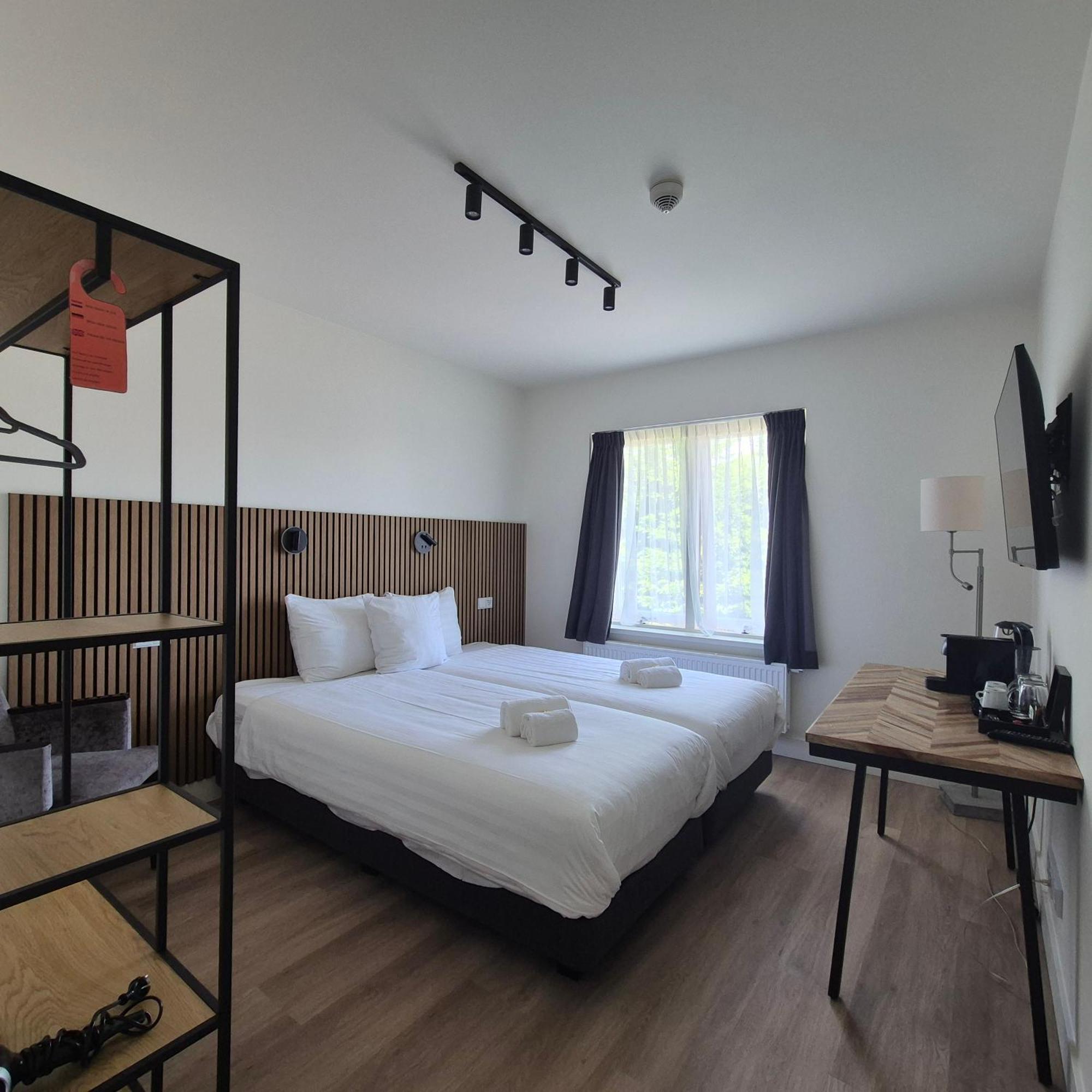 Hotel Den Burg - Digital Access Екстер'єр фото